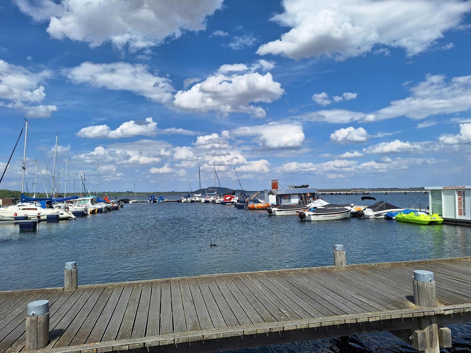 Gaststaette Und Pension Zur Schiene Мерзебург Экстерьер фото